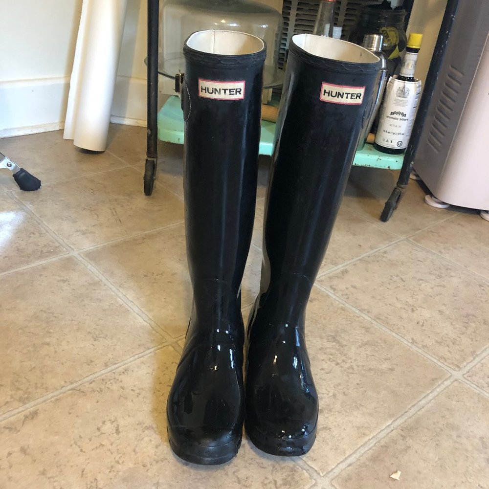 Hunter original, tall, size 8